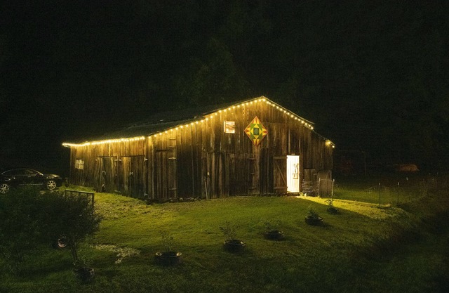 Country Road House and Berries Bed & Breakfast - Farm Stay