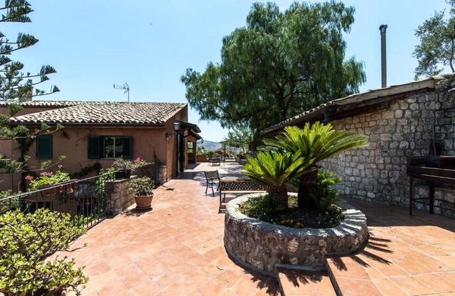 Country Sicily Home- Intera Villa