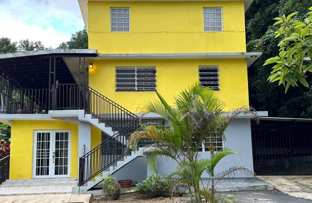 Country side - sleeps up to 36 - 14 Beds, 5 Sofa