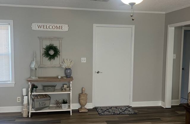 2-bedroom house in charming McRae-Helena with WiFi, AC