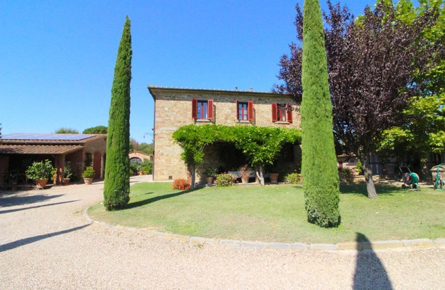 Landhaus mit privatem Pool, zwischen Castiglion Fiorentino und Foiano gelegen. Ideal für erholsame F