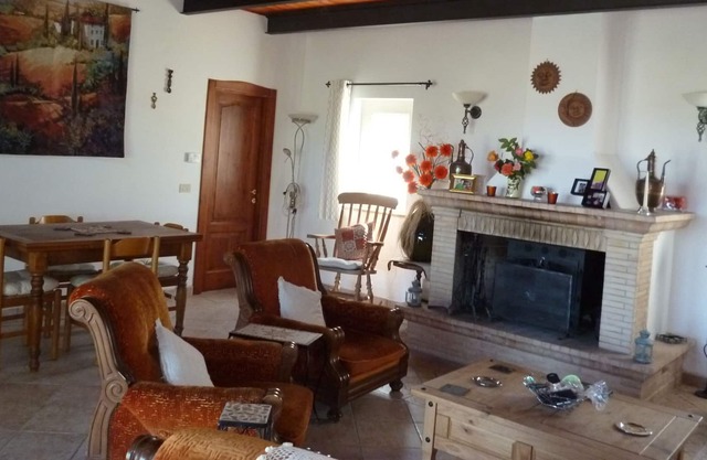 Country Villa, stunning views, swimming pool, total relaxation