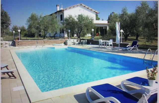 Country villa with pool between the sea and the mountains