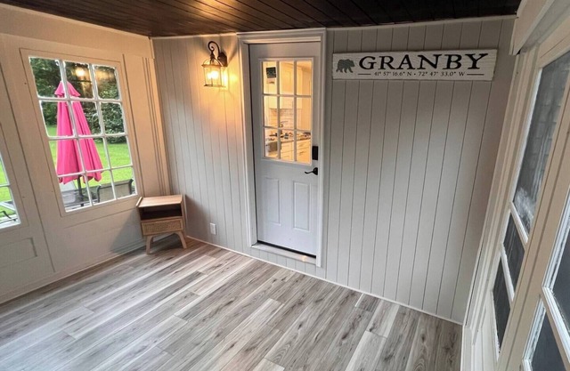 Countryside 4-bedroom house with WiFi and AC in peaceful Granby