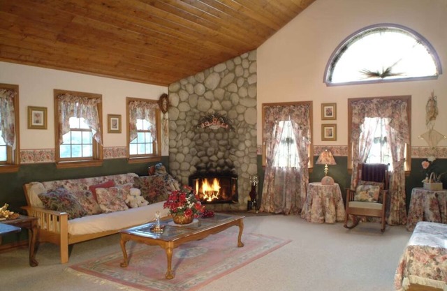 Countryside home with expansive views of the hills and valleys of Julian.