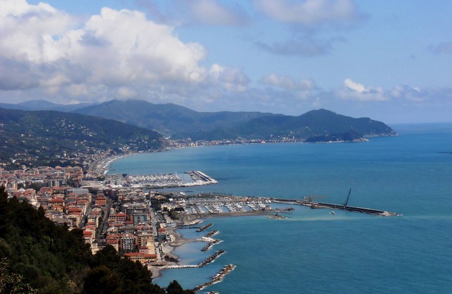 Tranquilidad y naturaleza con vista al mar.