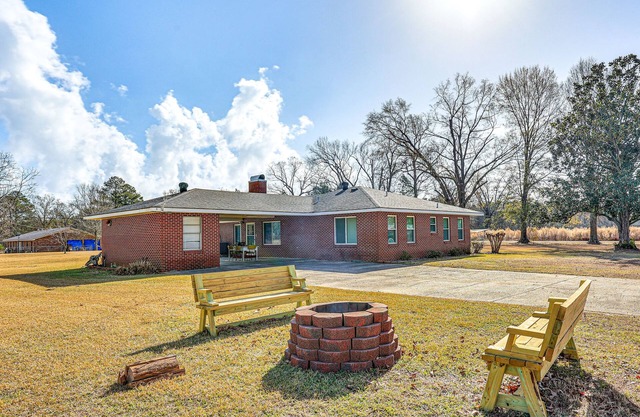 Countryside Marion Retreat Near Fishing & Trails!