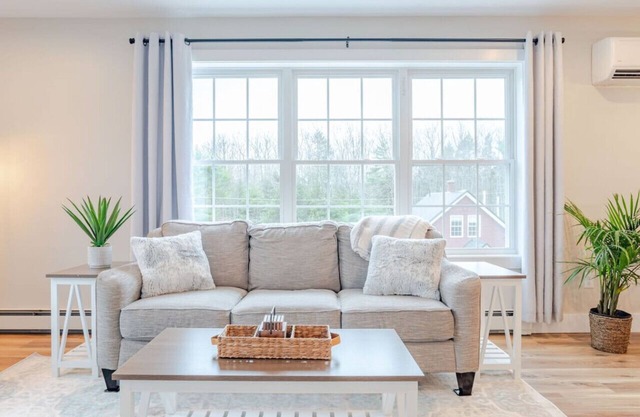 Countryside Oasis Charming 1BR Farmhouse Getaway