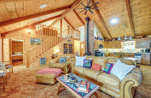 Countryside Views: Family-Friendly Badger Cabin