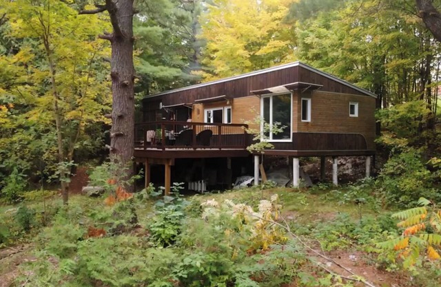Couple's Lakehouse Hideaway with Hot Tub and Sauna