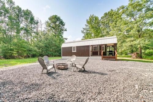 Couples Cabin in Broken Bow about 5 Mi to Downtown!