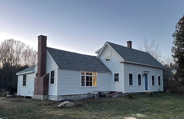 Couples' retreat on Pemaquid Harbor, two houses from water & minutes from beach!