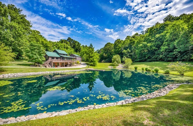 Couples Retreat | Ponds | Hot Tub | Trails | Fires