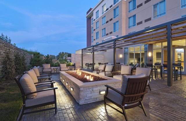 Courtyard by Marriott St. Louis Brentwood