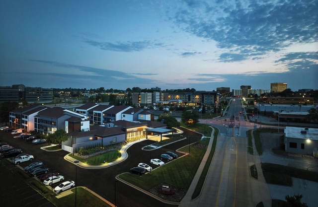 Courtyard by Marriott St Louis Westport Plaza