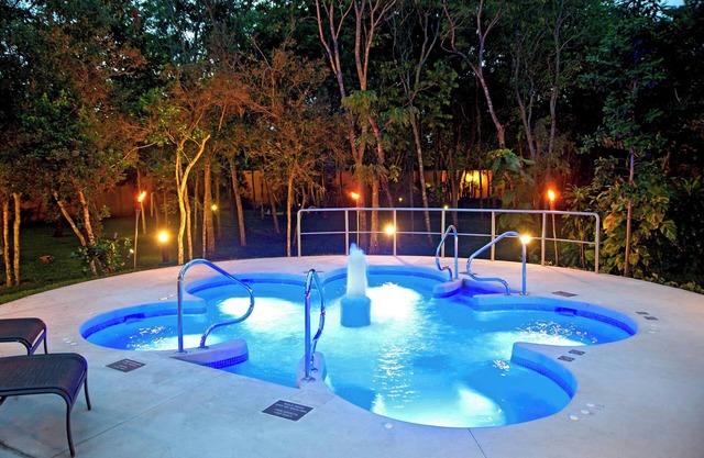 Courtyard By Marriott Cancun Airport