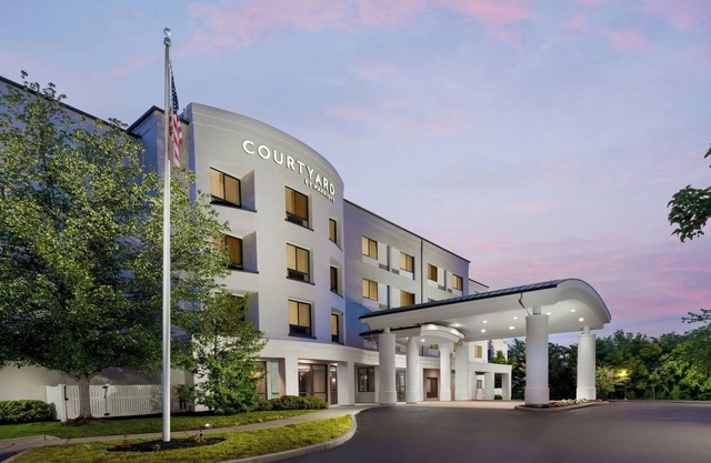 Courtyard By Marriott Farmington