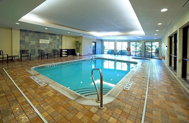 Courtyard by Marriott Hamilton