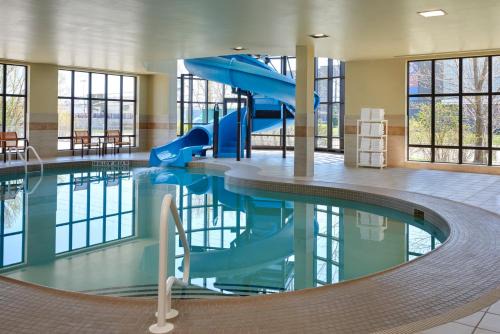 Courtyard by Marriott Kingston Highway 401