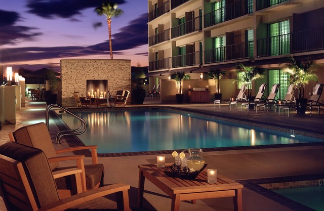 Courtyard by Marriott Los Angeles - Sherman Oaks