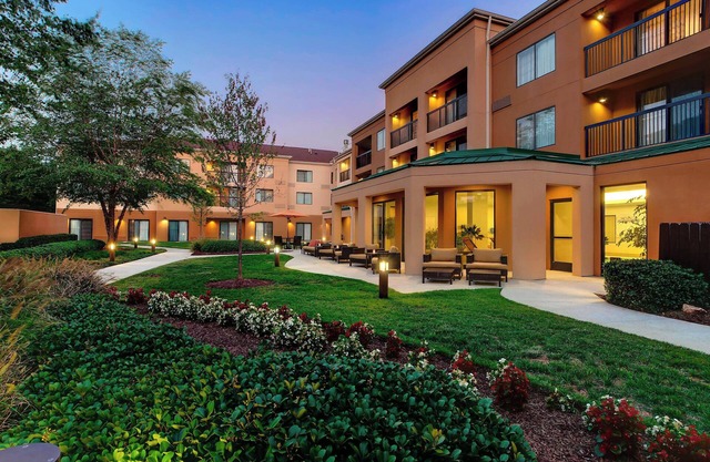 Courtyard by Marriott Richmond Airport
