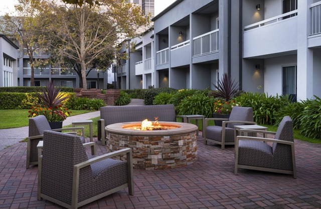 Courtyard by Marriott San Mateo Foster City