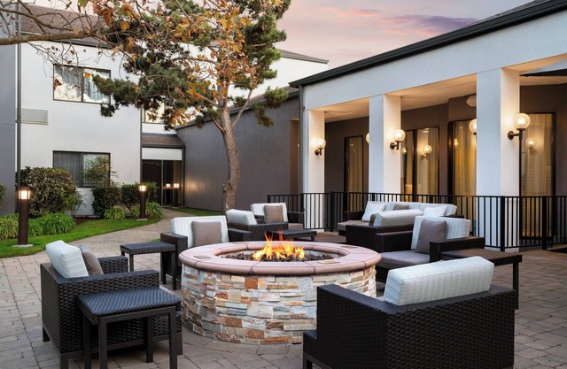 Courtyard by Marriott San Francisco Airport