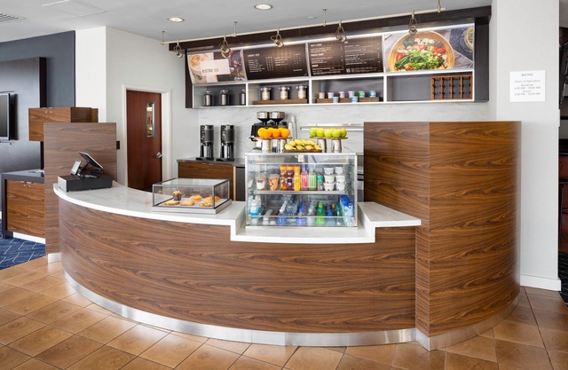 Courtyard By Marriott Shelton