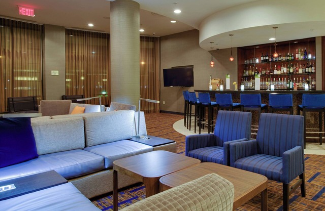 Courtyard by Marriott Republic Aprt Long Island/Farmingdale