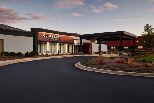 Courtyard St. Louis Creve Coeur