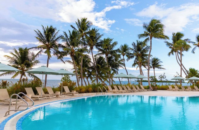 Courtyard View Room w/Patio, Outdoor Pool, Free Parking & Pet Friendly