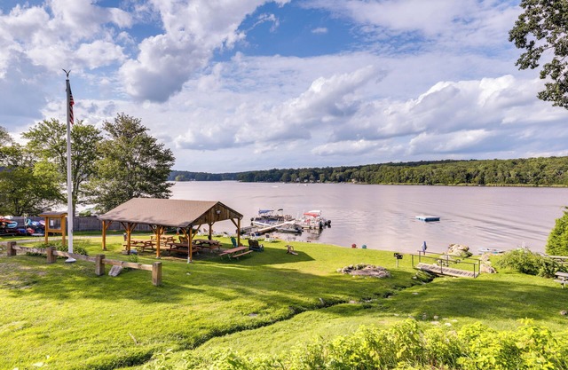 Coventry Lake Getaway w/ Yard: Near UConn!