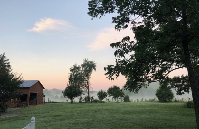 Cowboy-Gästehaus auf dem Bauernhof - In der Nähe von Chattanooga - Haustierfreundlich! und Ziegen!
