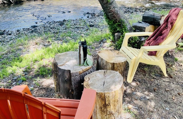 Cowboy Riverfront Retreat, eine Studio-Stil-Oase am Fluss Wallowa