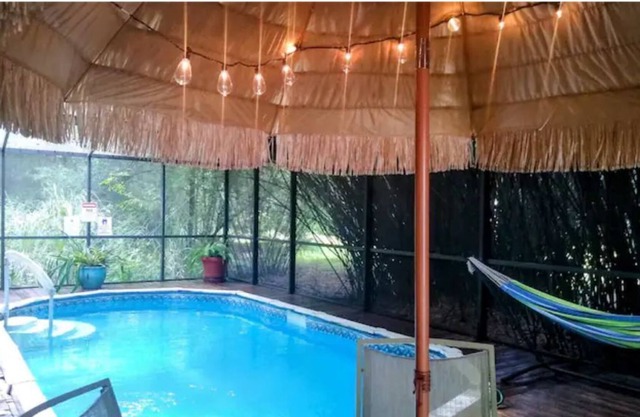 "Cowboy's Cabana" - Detached Suite w/ Pool & Porch