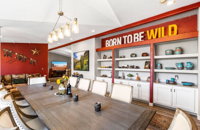 Cowboys & Roses - Wine Country Home w/Game Room, Hot Tub & Views - Dogs Welcome!