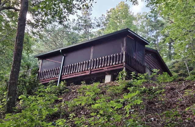 Rustikaler Hüttenurlaub im Cowee Valley
