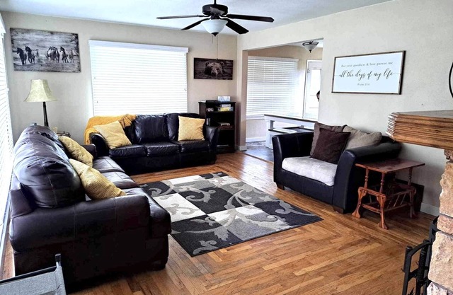 Cowley Cozy Cottage 3 Bed/ 2 Bath