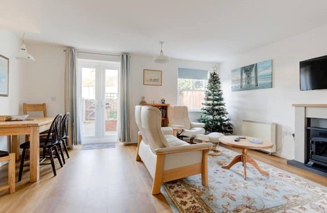 Cox's Pond View Cottage by the Sea