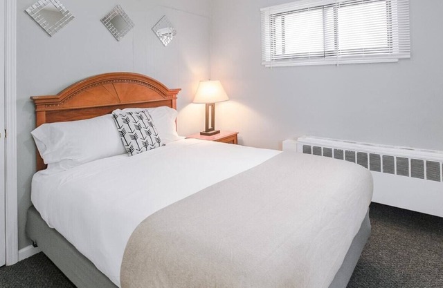 Cozy Private 2 Bedroom with Bath | Free parking