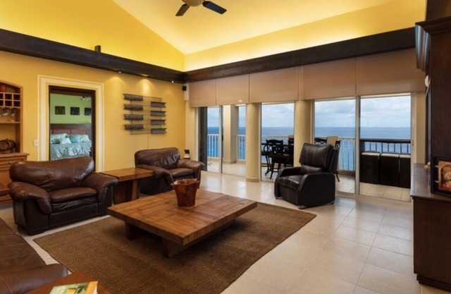 Cozumel Penthouse Condo-Las Brisas 702