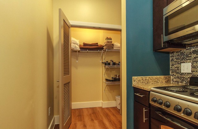 Cozy 1 Bed minutes from Wheeling - 301