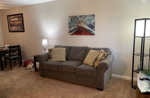 Cozy 1 bedrm condo w Fitness rm Pool Washer/dryer WiFi in charming Scottsdale