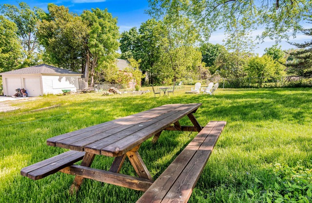Cozy 1 Bedroom Apartment Close to Interstate and Many Outdoor Activities