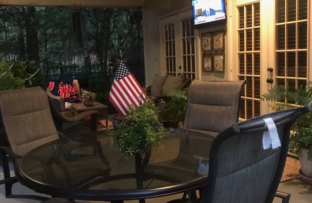 Cozy 1-bedroom 1 bath guest house 5 minutes from Ole Miss Campus