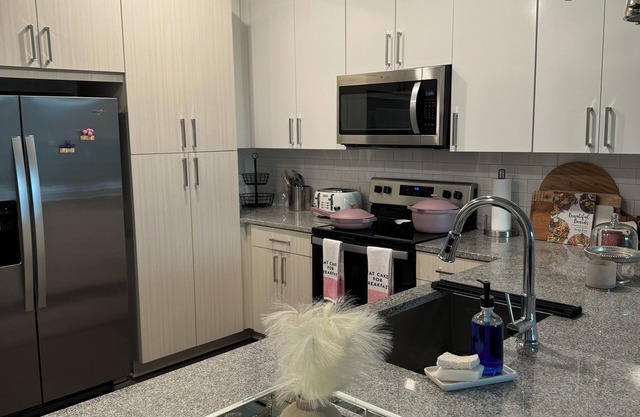 Cozy 1-bedroom apartment in serene Lawrenceville with WiFi, fitness room