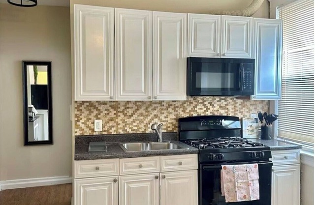 Cozy 1-bedroom apartment in tranquil New Rochelle with AC, WiFi