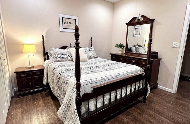 Cozy 1-bedroom apartment on ICONIC Route 66! 10-mins from FLW