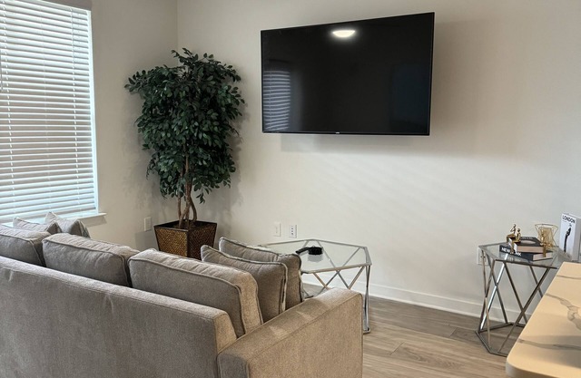 Cozy 1-bedroom apartment in enjoyable Alpharetta with AC, fitness room, WiFi
