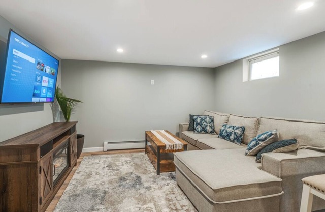 Cozy 1-bedroom apartment in charming Amityville with WiFi, AC